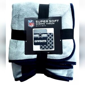 Dallas Cowboys Sherpa Throw 60 x 50 Super Soft Blanket New Reversible NEW NFL